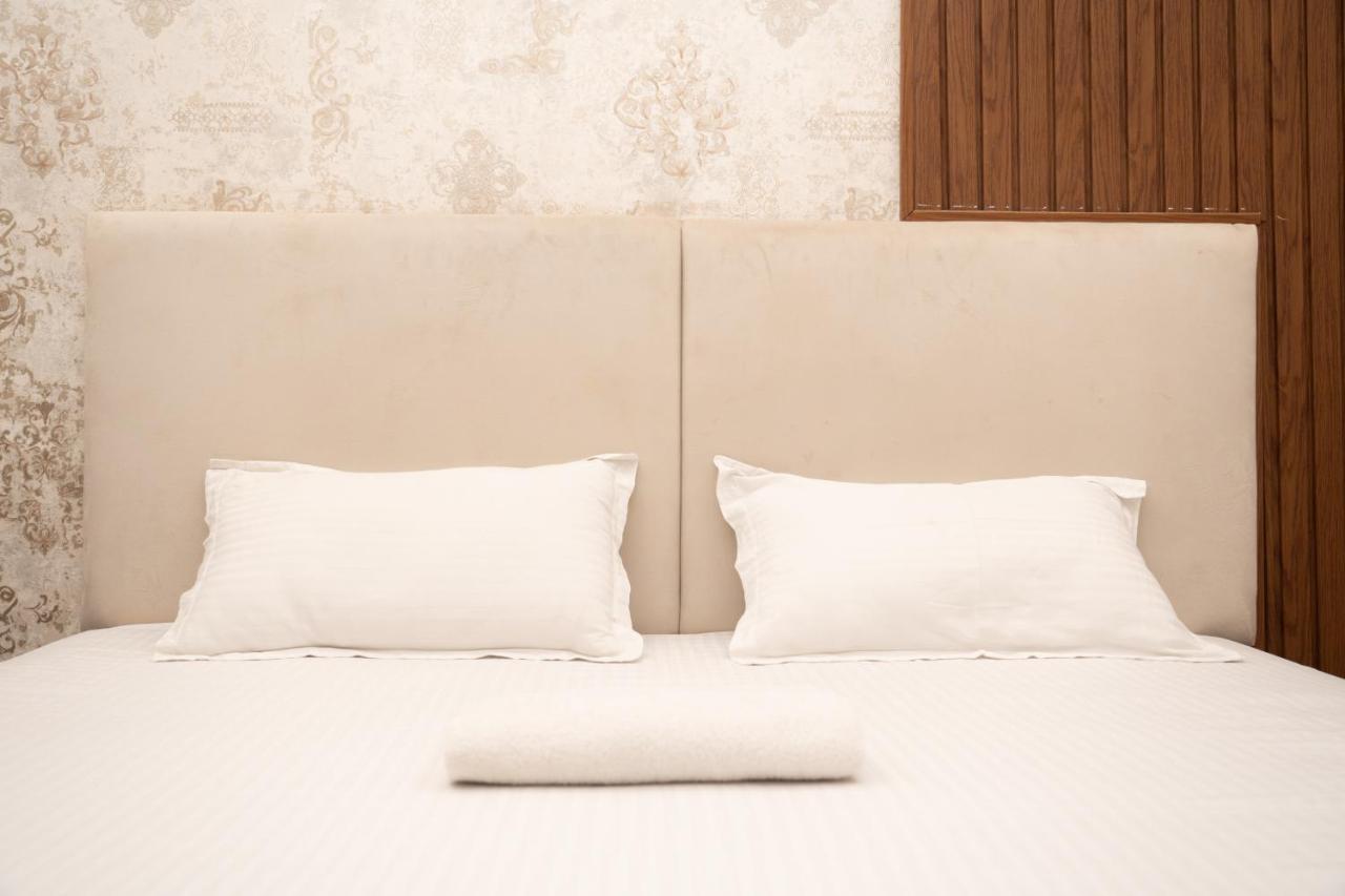 Holy Land Hotel Varanasi Eksteriør billede